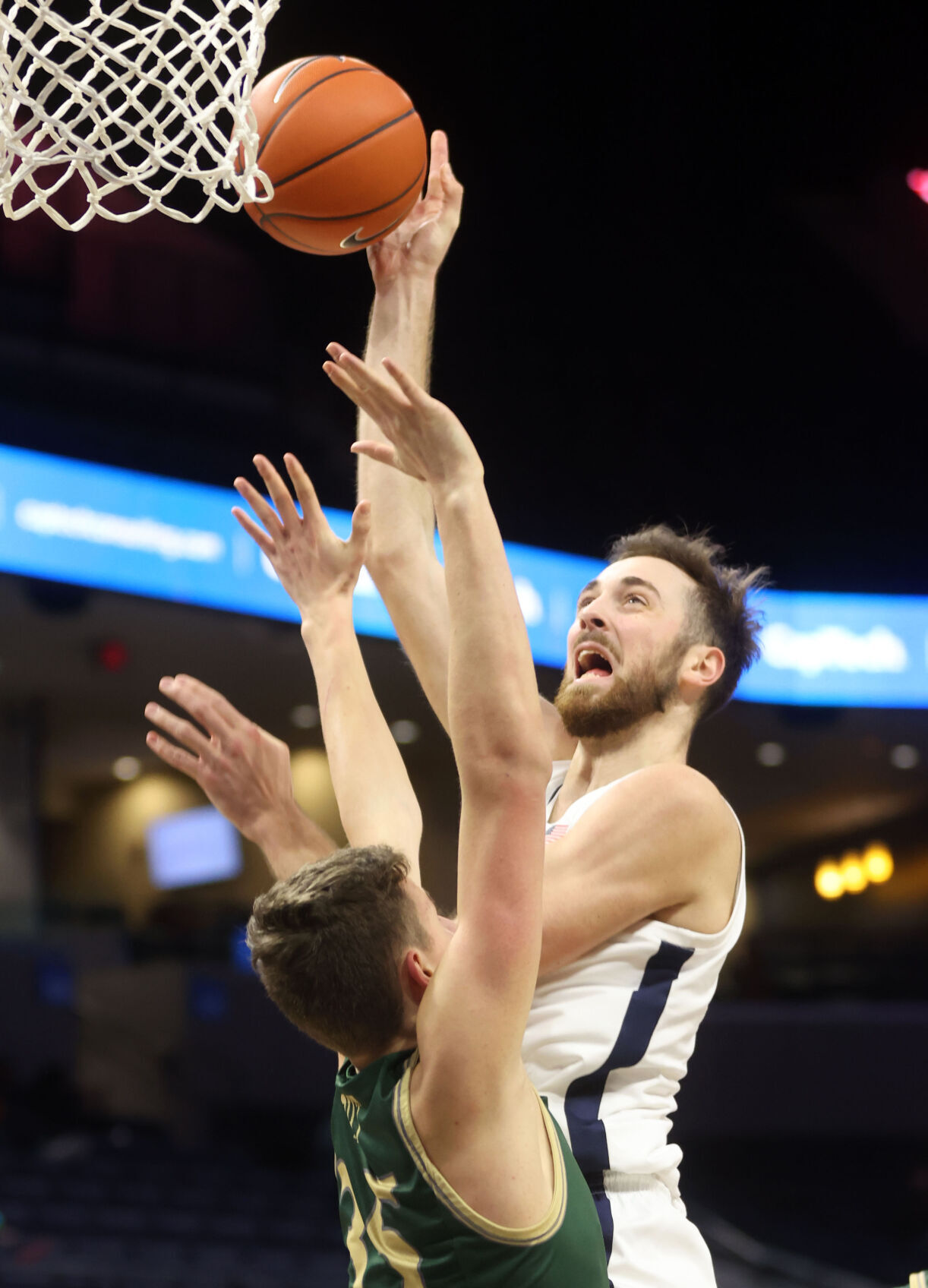 122220-cdp-sports-uva-mbball324.JPG